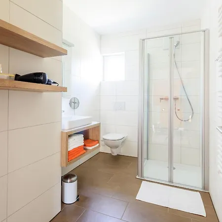 Apartment Stilvolles Fuer Sechs Personen *